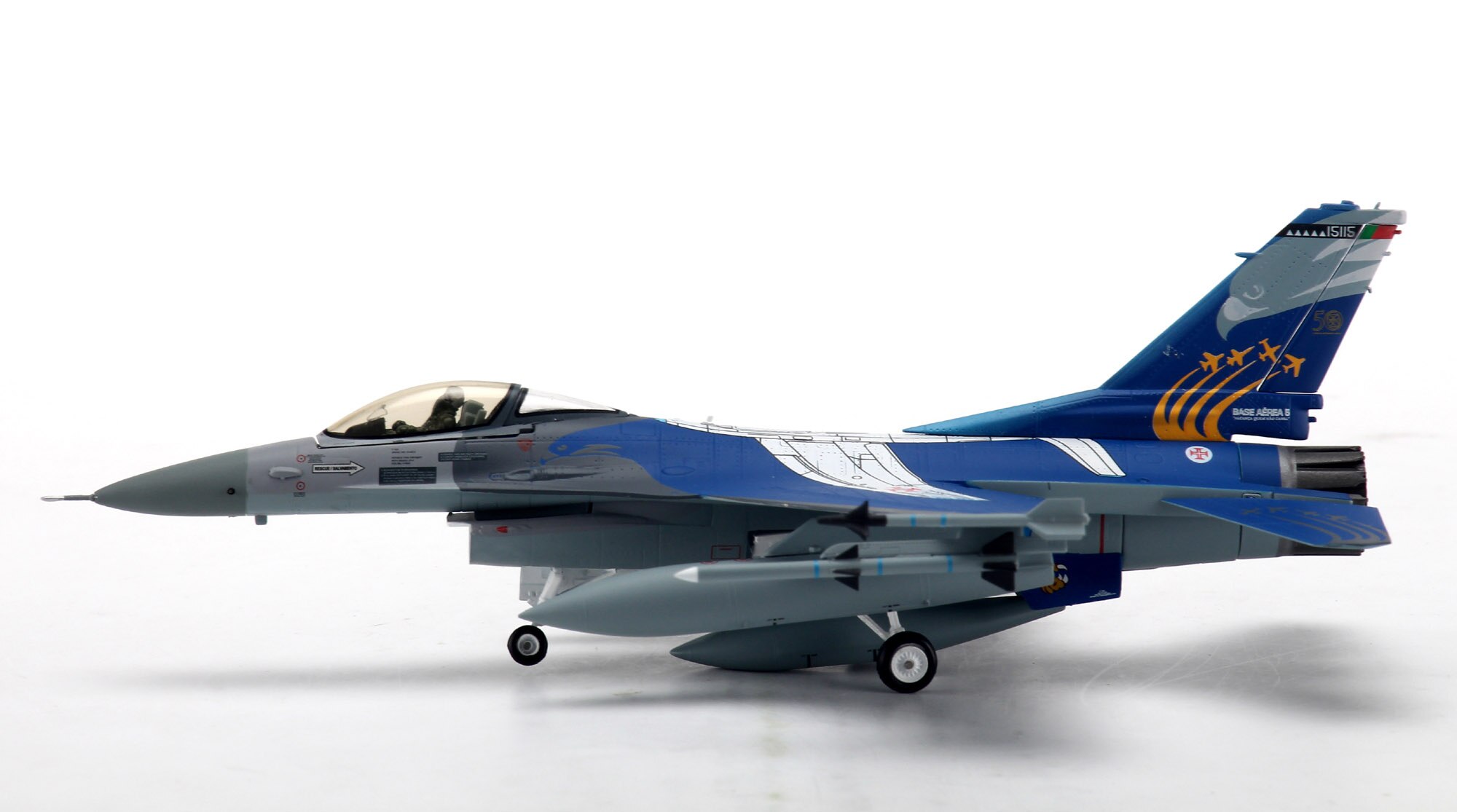 fine 1 / 72 F-16A Portuguese air force 50th anniversary painting Alloy collection model fine 1 / 72 F-16A Portuguese air force 50th anniversary painting Alloy collection model