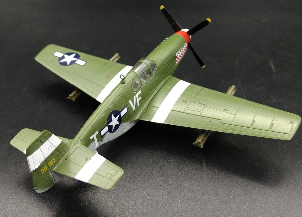 Trumpet 1:72 36359 World War II P51B fighter model Trumpet 1:72 36359 World War II P51B fighter model