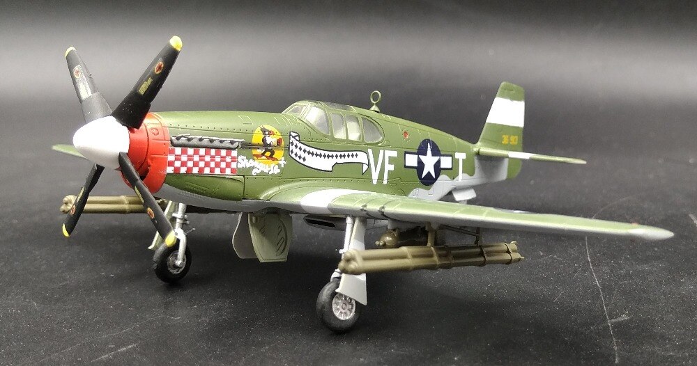 Trumpet 1:72 36359 World War II P51B fighter model Trumpet 1:72 36359 World War II P51B fighter model