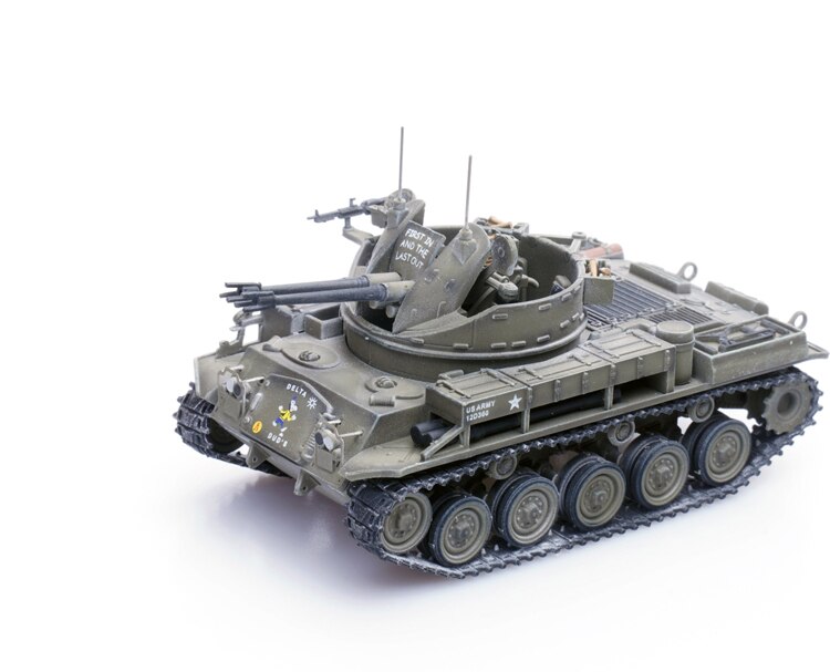 Fine 1 / 72 American M42 air defense vehicle 5th battalion of artillery regiment vs Vietnam War Finished product model