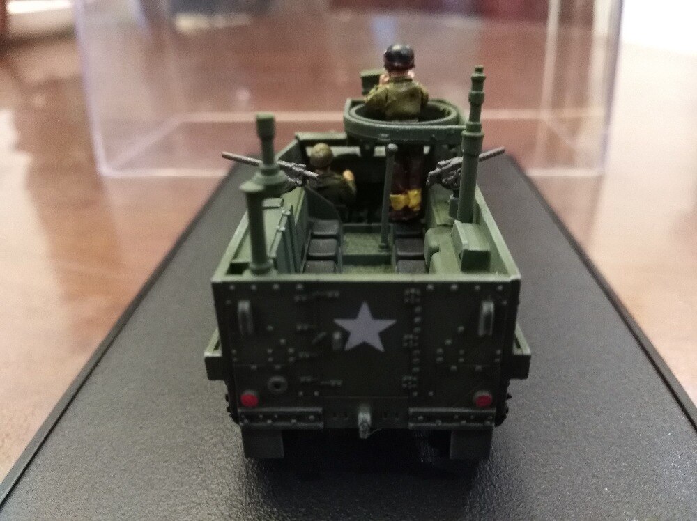 rare FO 873007A 1/72 World War II M3A1 half track armored vehicle model in USA Two soldiers Collection model