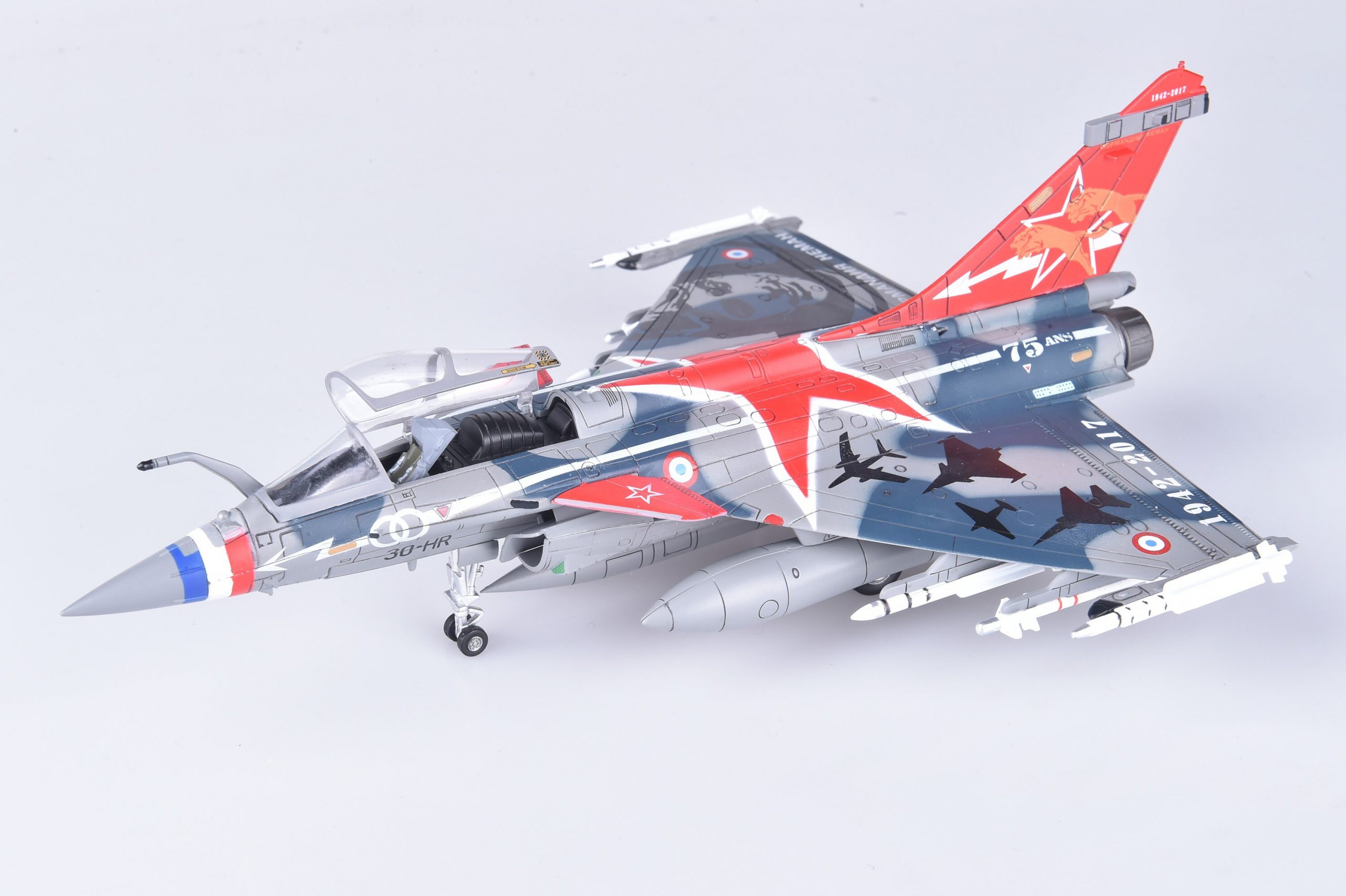1:72 French Air Force Rafalec fighter The 75th anniversary of Normandy Alloy simulation aircraft model 1:72 French Air Force Rafalec fighter The 75th anniversary of Normandy Alloy simulation aircraft model