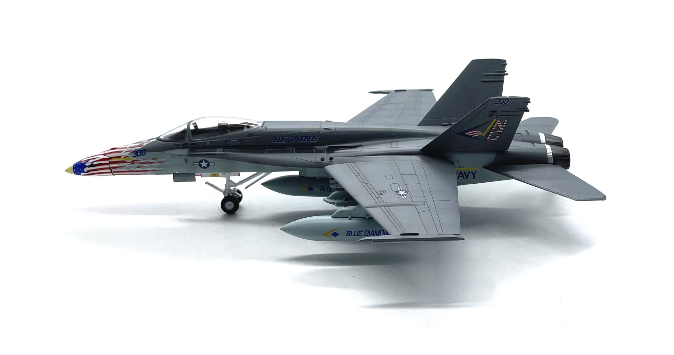 1: 72 American f / A-18C fighter model Simulation finished product model 37118 1: 72 American f / A-18C fighter model Simulation finished product model 37118