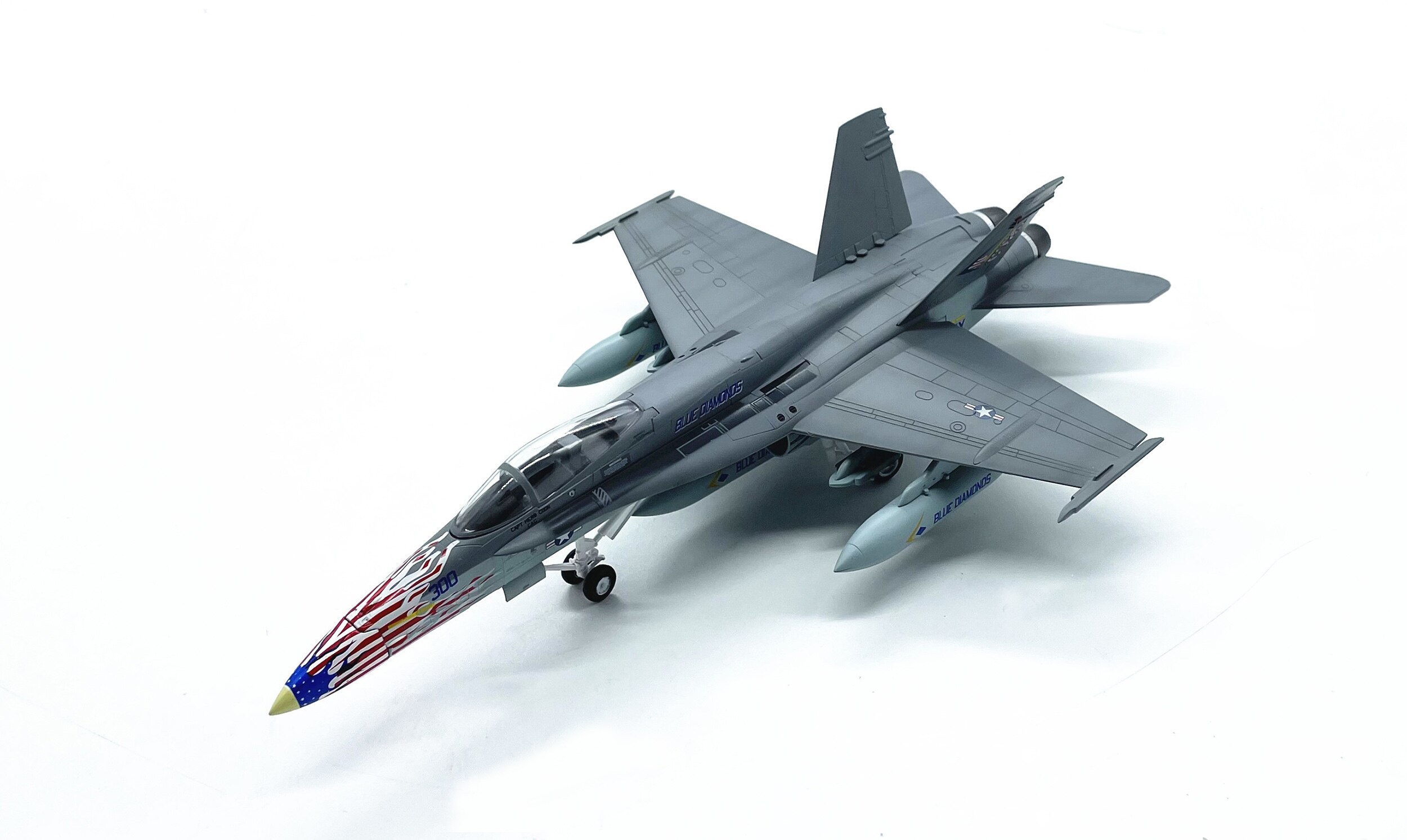1: 72 American f / A-18C fighter model Simulation finished product model 37118 1: 72 American f / A-18C fighter model Simulation finished product model 37118