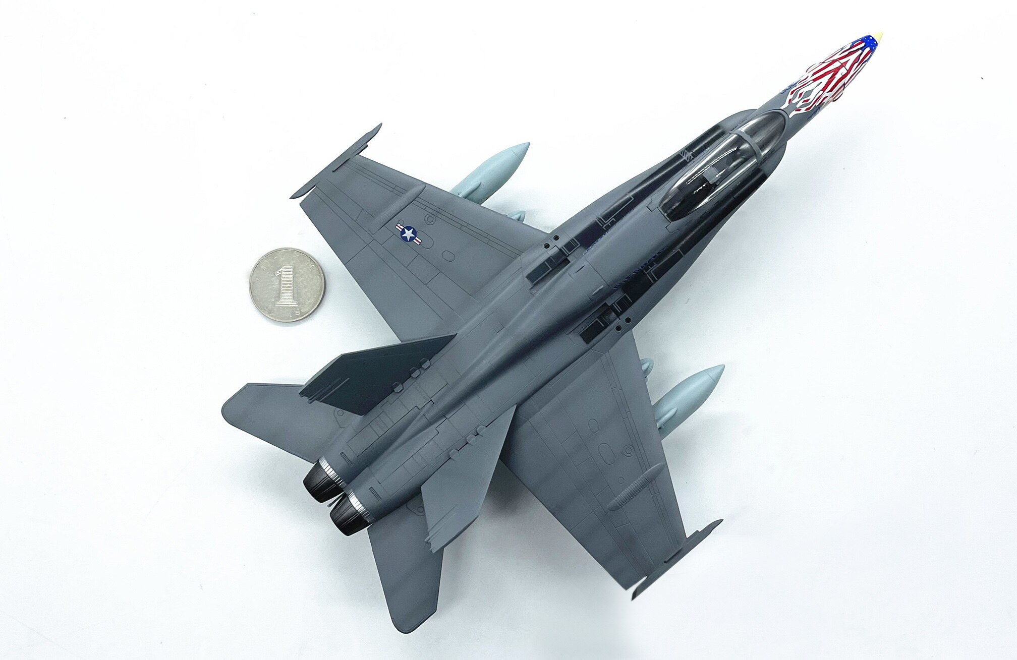 1: 72 American f / A-18C fighter model Simulation finished product model 37118 1: 72 American f / A-18C fighter model Simulation finished product model 37118