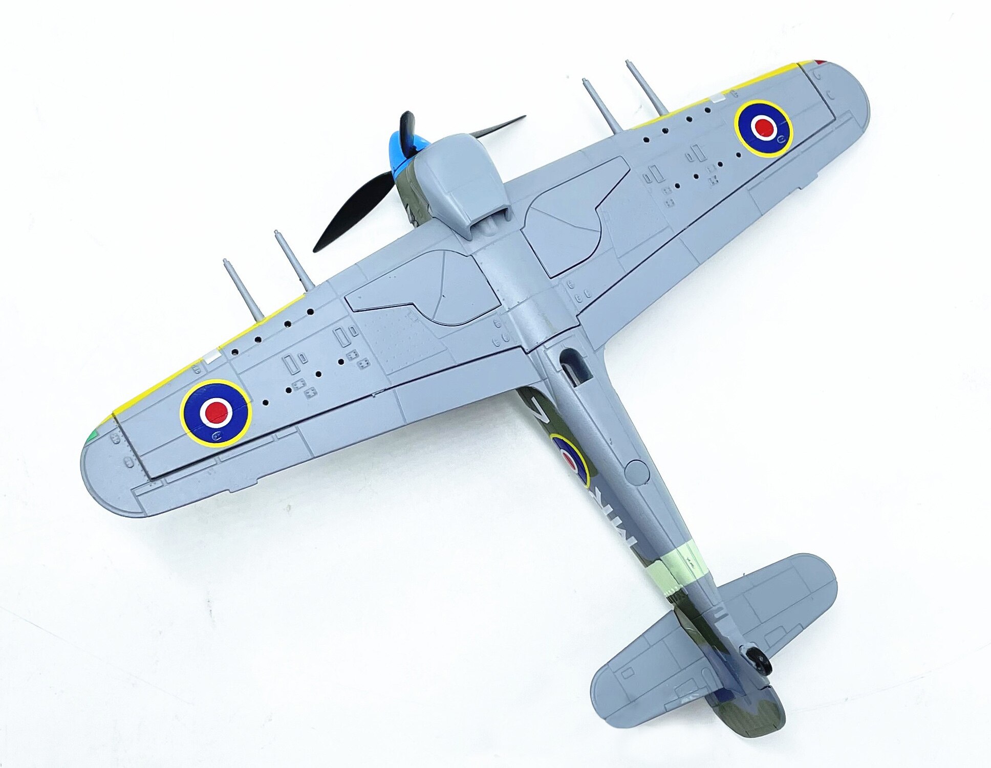 1: 72 World War II British fighter model Alloy finished product collection model 1942 1: 72 World War II British fighter model Alloy finished product collection model 1942