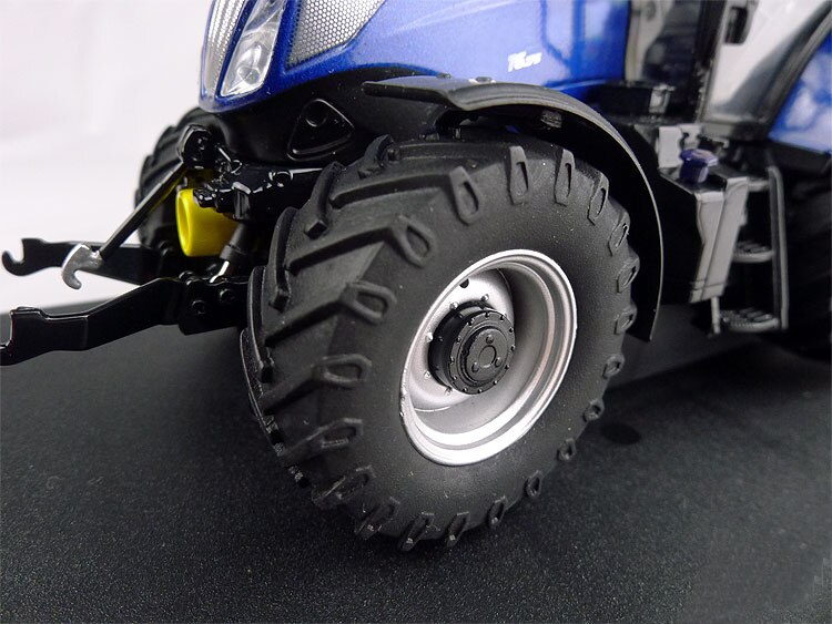 1: 32 t6.175 Tractor Model Agricultural vehicle model Alloy collection model 1: 32 t6.175 Tractor Model Agricultural vehicle model Alloy collection model