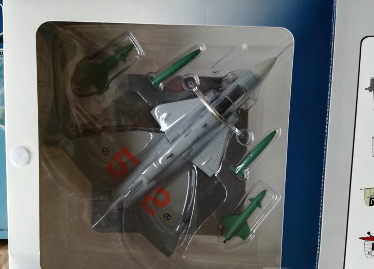 fine 1/72 Finished Swedish Air Force Ja37 fighter 42002 Alloy collection model