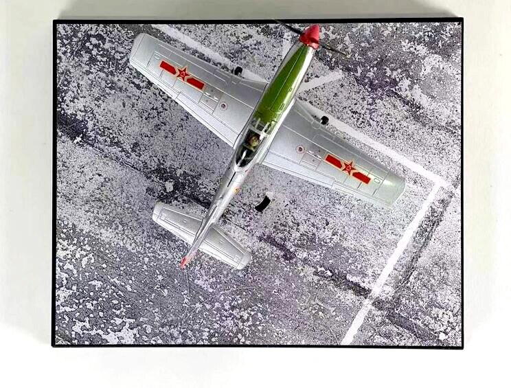 1 / 72 Chinese air force p-51d fighter Intraband structure Founding ceremony 1949 Alloy collection model