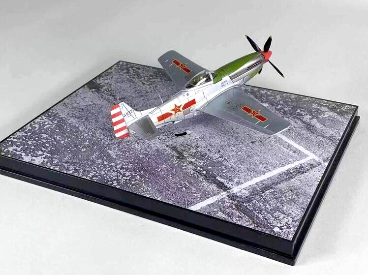 1 / 72 Chinese air force p-51d fighter Intraband structure Founding ceremony 1949 Alloy collection model