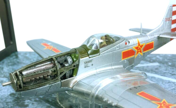 1 / 72 Chinese air force p-51d fighter Intraband structure Founding ceremony 1949 Alloy collection model