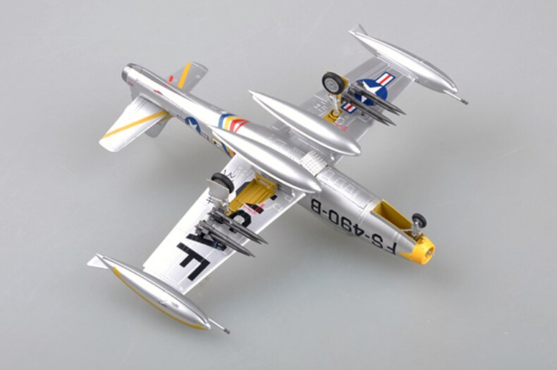 Trumpet 1:72 US Air Force F-84E lightning fighter 37105 finished product model Trumpet 1:72 US Air Force F-84E lightning fighter 37105 finished product model