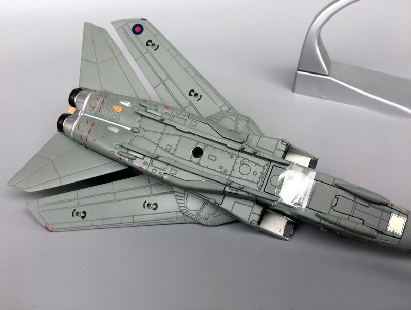 Boutique 1/72 British gr.4 fighter zg775 Decommissioning painting AA33620 Variable swept wing Boutique 1/72 British gr.4 fighter zg775 Decommissioning painting AA33620 Variable swept wing