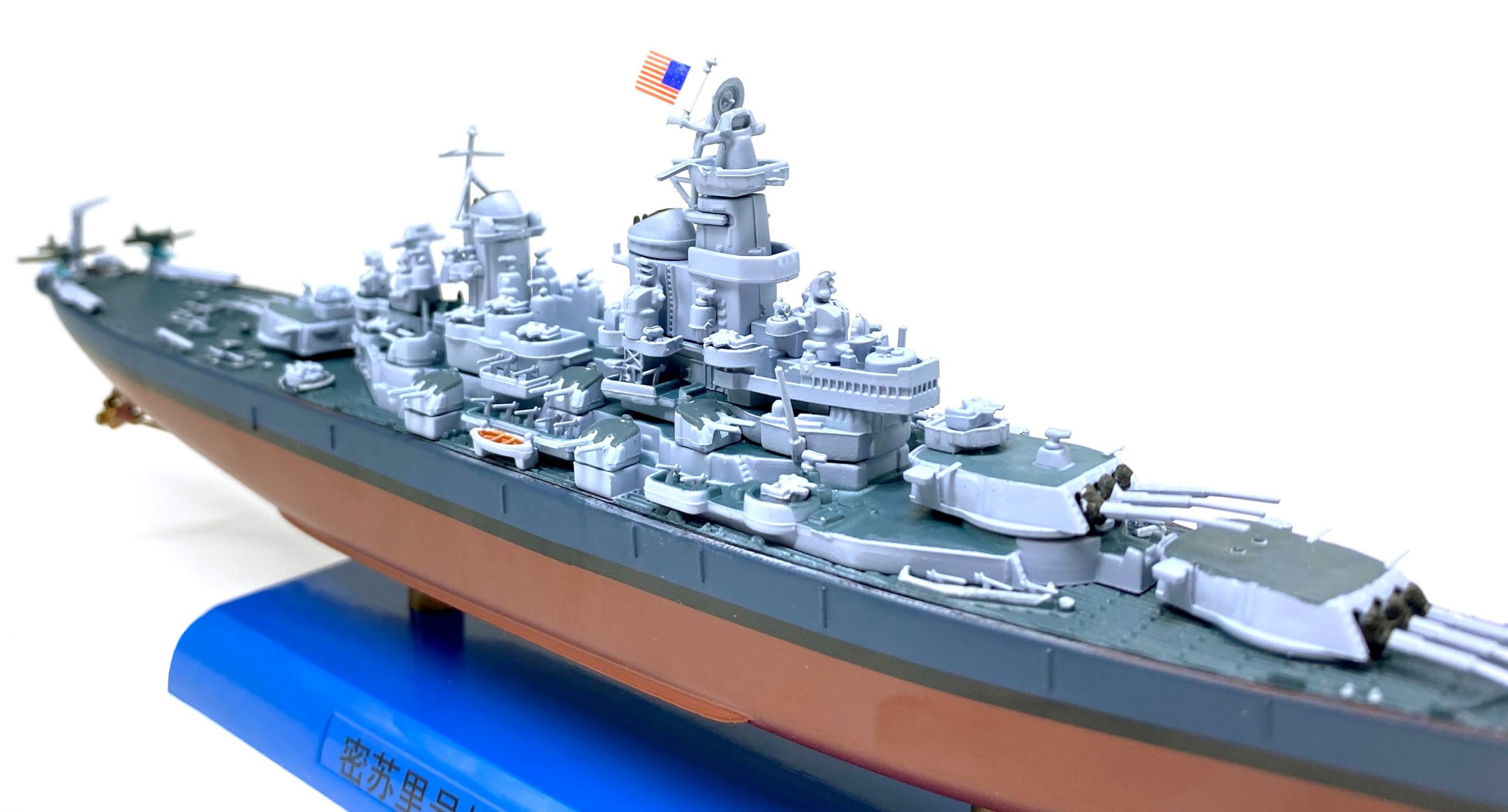 1:1000 World War II US battleship BB-63 Missouri Alloy hull Finished product of static simulation model 1:1000 World War II US battleship BB-63 Missouri Alloy hull Finished product of static simulation model