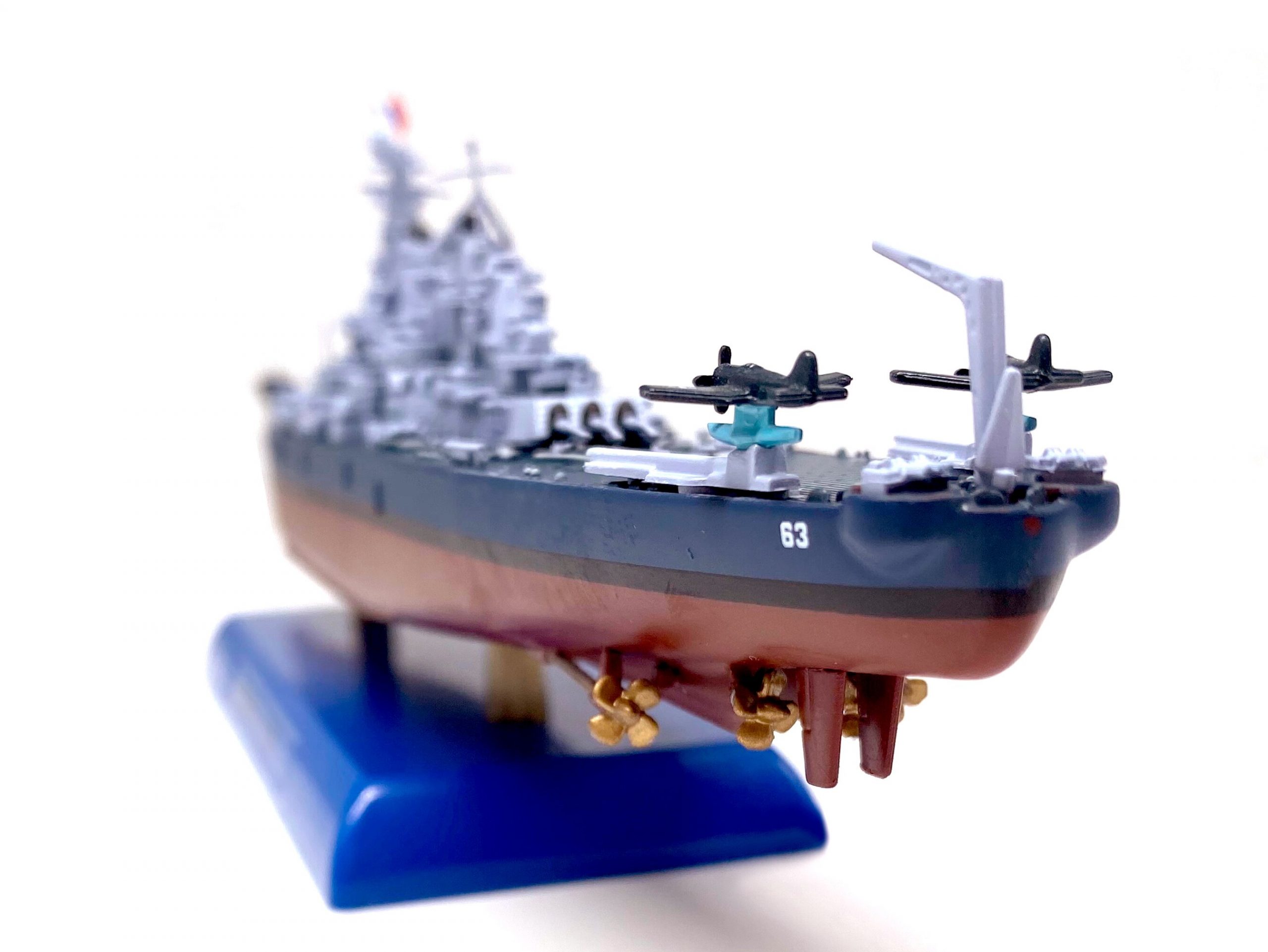 1:1000 World War II US battleship BB-63 Missouri Alloy hull Finished product of static simulation model 1:1000 World War II US battleship BB-63 Missouri Alloy hull Finished product of static simulation model