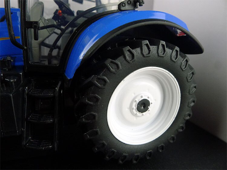 1: 32 t6.165 Tractor Model Agricultural vehicle model Alloy collection model
