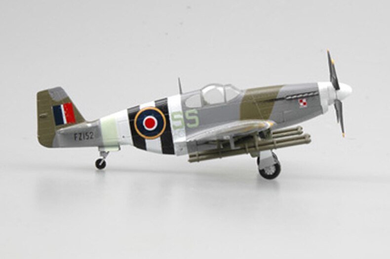 Trumpet 1:72 36356 World War II P51B fighter model