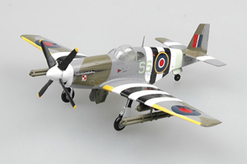 Trumpet 1:72 36356 World War II P51B fighter model