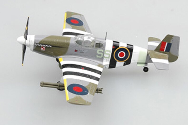 Trumpet 1:72 36356 World War II P51B fighter model