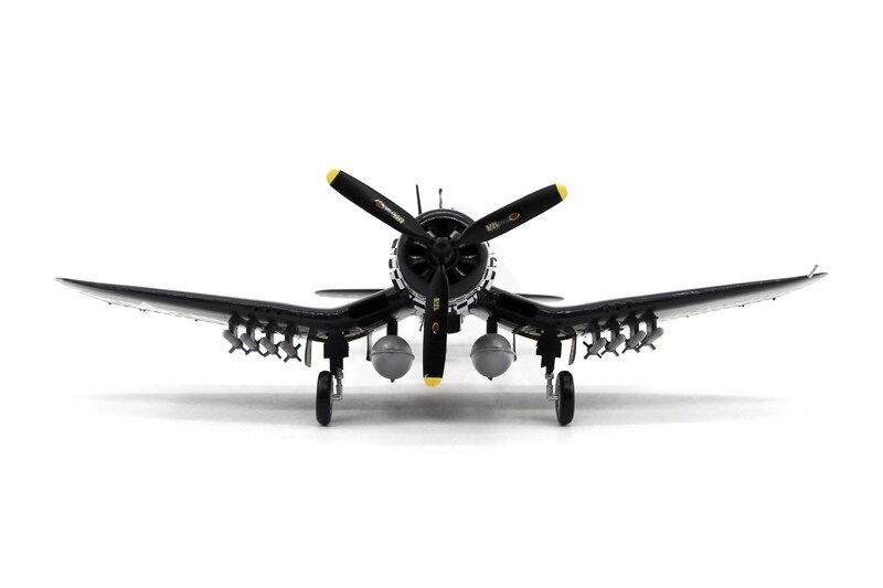 1 / 72 World War II US Navy f4u-1d fighter vmf-312 Finished model 37233