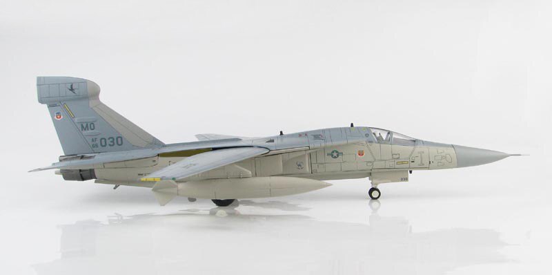 Fine 1 / 72 ha3022 USAF ef-111a EW aircraft Desert Storm operation Finished product collection model Fine 1 / 72 ha3022 USAF ef-111a EW aircraft Desert Storm operation Finished product collection model