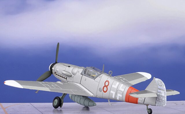 1 / 72 German BF109 G-6 fighter Mosquito Hunter Alloy collection model aa27107 1 / 72 German BF109 G-6 fighter Mosquito Hunter Alloy collection model aa27107