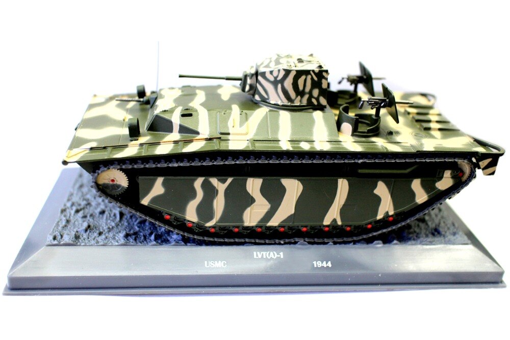 rare fine World War II US 1 / 43 LVT (a) - 1 USMC amphibious vehicle Peleliu 1944 September 1944 Alloy collection model