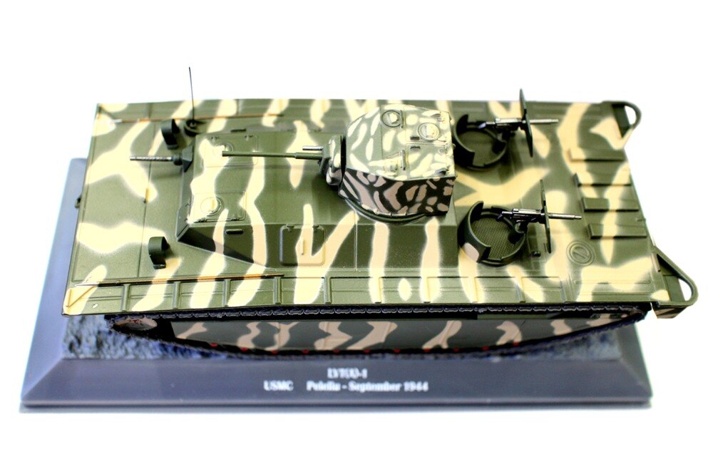 rare fine World War II US 1 / 43 LVT (a) - 1 USMC amphibious vehicle Peleliu 1944 September 1944 Alloy collection model