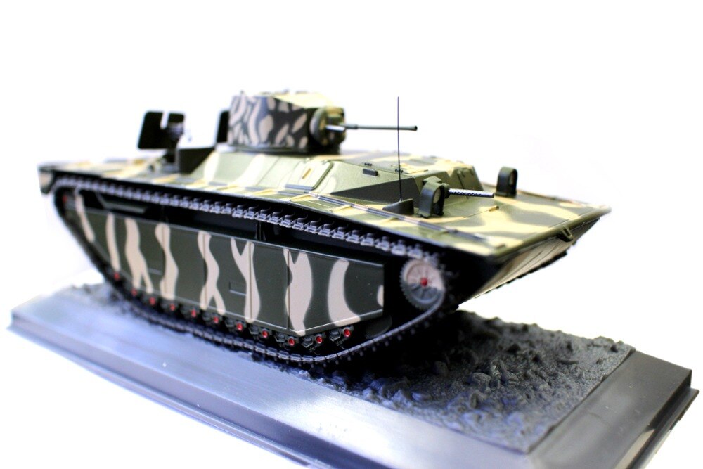rare fine World War II US 1 / 43 LVT (a) - 1 USMC amphibious vehicle Peleliu 1944 September 1944 Alloy collection model