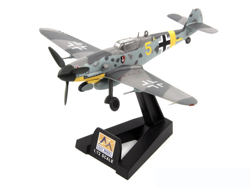 1 / 72 German bf109g-2 fighter Jg52 wing Finished aircraft model 37251 1 / 72 German bf109g-2 fighter Jg52 wing Finished aircraft model 37251