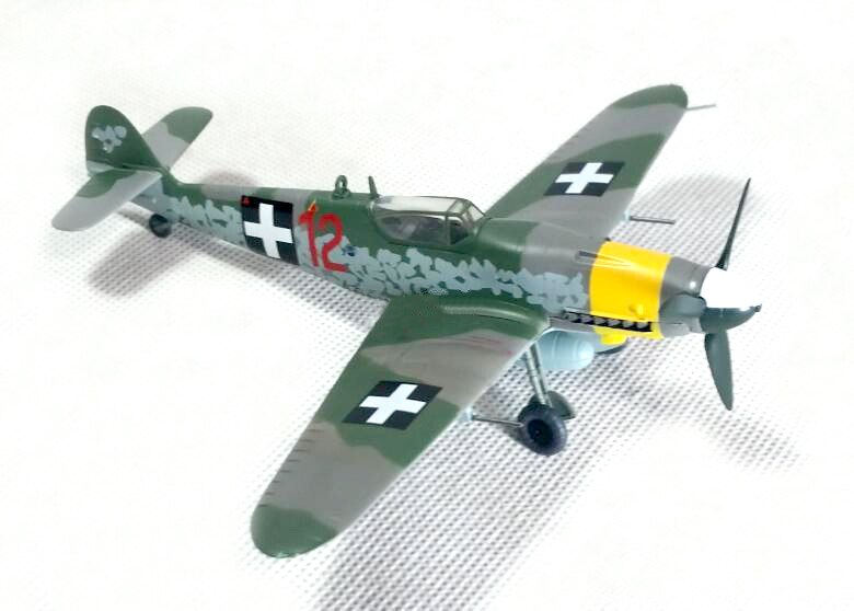 Trumpeter 1/72 World War II Hungarian air force bf-109g-10 fighter 37204 finished product model Trumpeter 1/72 World War II Hungarian air force bf-109g-10 fighter 37204 finished product model