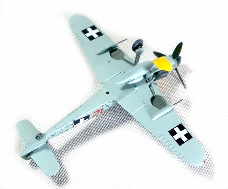 Trumpeter 1/72 World War II Hungarian air force bf-109g-10 fighter 37204 finished product model Trumpeter 1/72 World War II Hungarian air force bf-109g-10 fighter 37204 finished product model