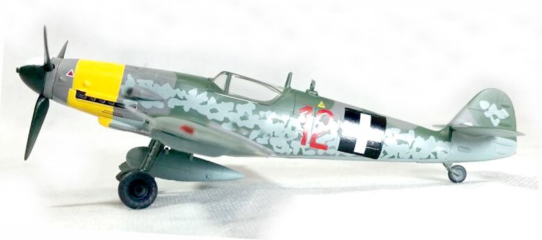 Trumpeter 1/72 World War II Hungarian air force bf-109g-10 fighter 37204 finished product model Trumpeter 1/72 World War II Hungarian air force bf-109g-10 fighter 37204 finished product model