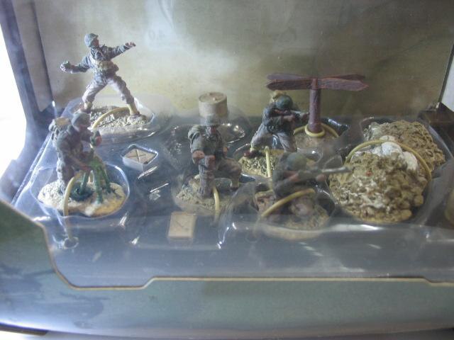 rare Super value 1:72 World War II soldier man model Scene suit resin 04#