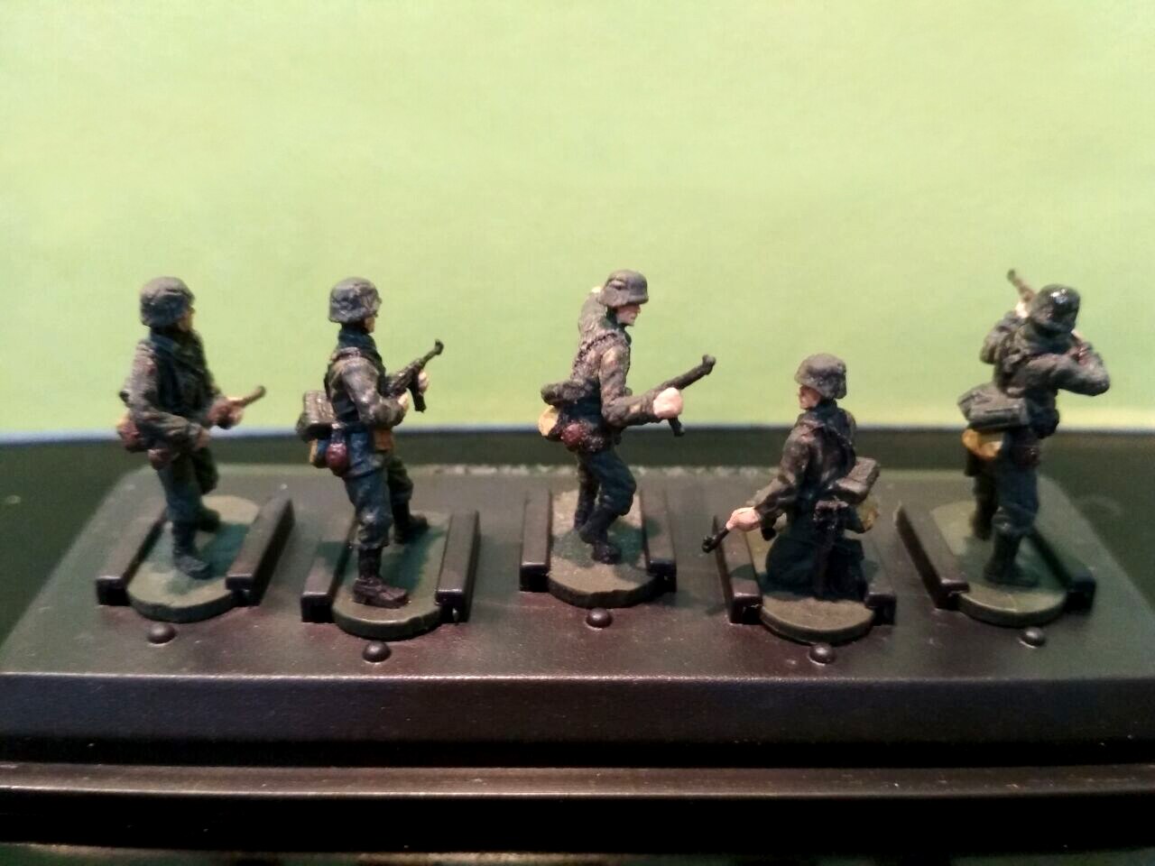 1/72 P802 German Five Finished coloured products Collocation tank model Military Scene Material