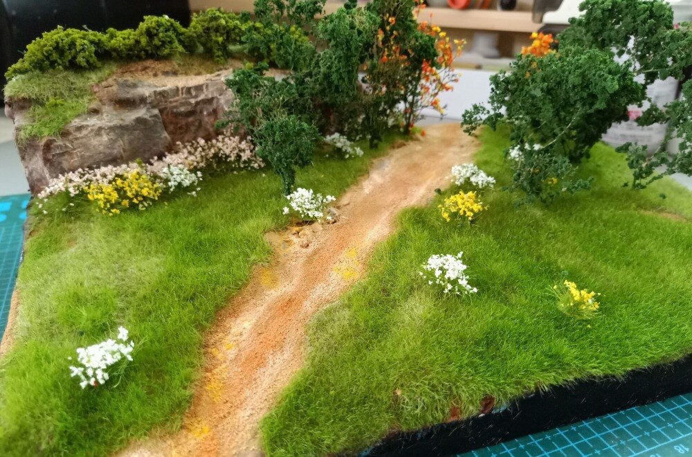 miniature Vegetation of long flower clusters Military Model Scenario DIY material for train sand table miniature Vegetation of long flower clusters Military Model Scenario DIY material for train sand table
