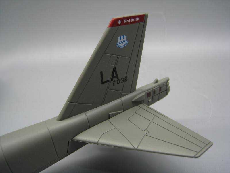 1/200 Scale US B 52 Bomber Aircraft With base Diecast Metal Military Plane Model Toy Displays Collections