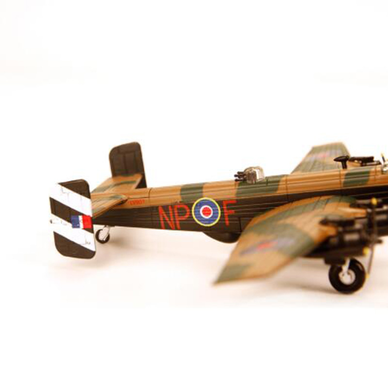 1/144 scale Halifax Retro fighter airplane model WWII Bomber Alloy aircraft adult children toys display Decoration collections
