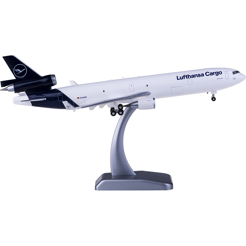 plastic assembly plane model 1:200 for McDonnell Douglas MD-11 MD-11F Lufthansa airlines aircraft plane toy for collection