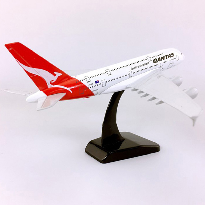 18CM 1:400 Airbus A380 QANTAS Australian Airlines model Alloy airplane plane static W base Diecasting collectible aircraft toy 18CM 1:400 Airbus A380 QANTAS Australian Airlines model Alloy airplane plane static W base Diecasting collectible aircraft toy