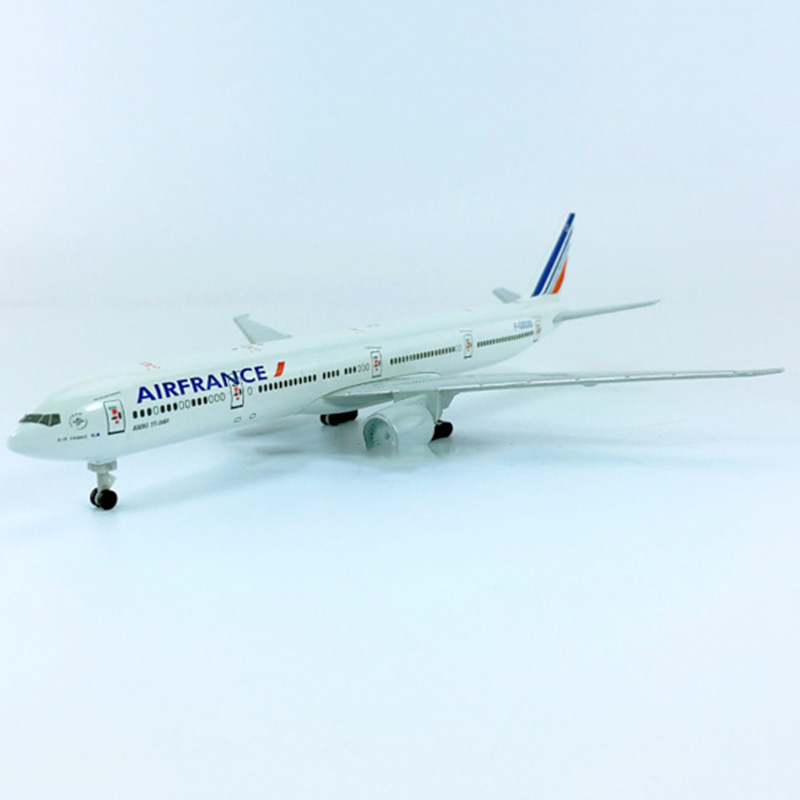 18CM simulation aircraft 1:400 Boeing B777-300 model AIRFRANCE AIRLINES alloy Aircraft W base static plastic plane collectible