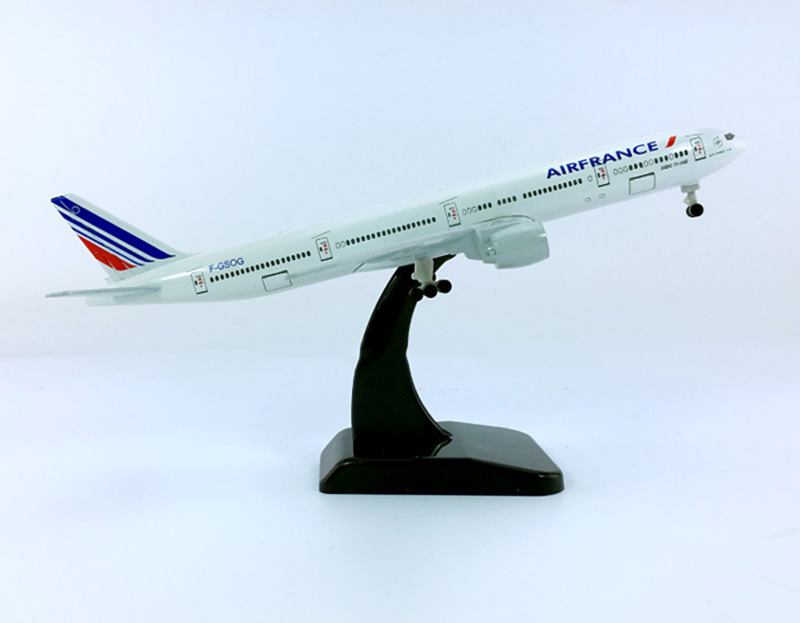 18CM simulation aircraft 1:400 Boeing B777-300 model AIRFRANCE AIRLINES alloy Aircraft W base static plastic plane collectible