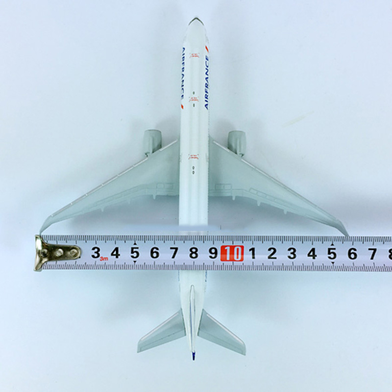 18CM simulation aircraft 1:400 Boeing B777-300 model AIRFRANCE AIRLINES alloy Aircraft W base static plastic plane collectible