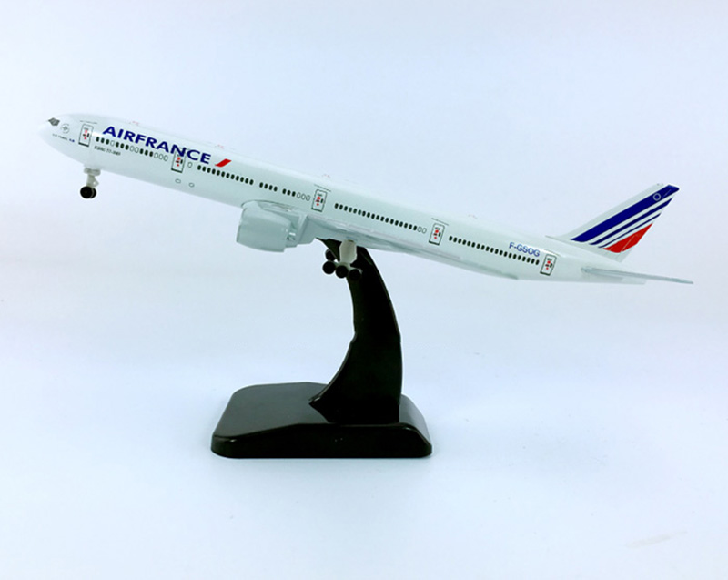 18CM simulation aircraft 1:400 Boeing B777-300 model AIRFRANCE AIRLINES alloy Aircraft W base static plastic plane collectible