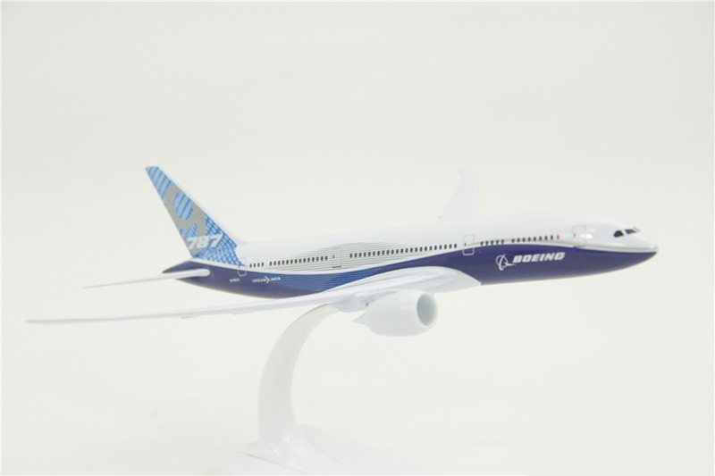 18CM 1/300 Scale Boeing B-787 airline alloy airplane Model with base Diecast aircraft collectible toy Plane kids collection