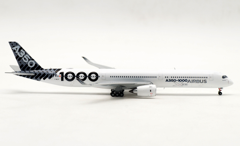 1: 400 scale 18.6CM simulation 350 A350-1000 Airbus passenger airplane landing gear alloy model toy collection display gift