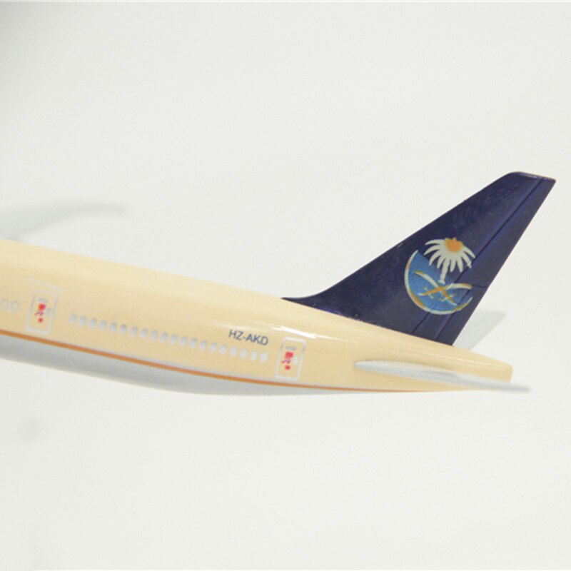 Boeing B777-300 model 19CM 1:400SAUDI ARABIAN AIRLINES with plastic base alloy aircraft plane display static model collectible Boeing B777-300 model 19CM 1:400SAUDI ARABIAN AIRLINES with plastic base alloy aircraft plane display static model collectible