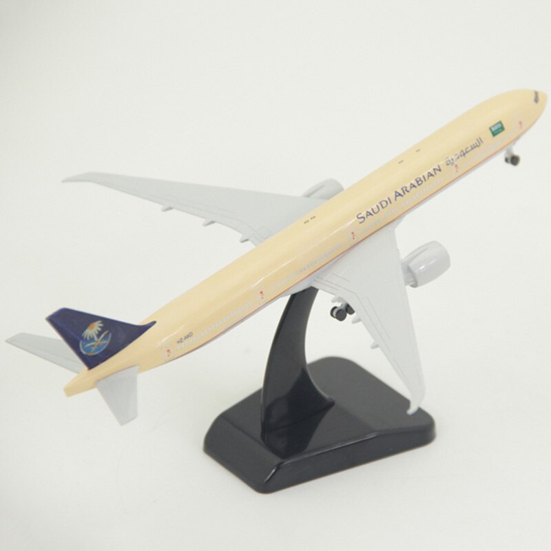 Boeing B777-300 model 19CM 1:400SAUDI ARABIAN AIRLINES with plastic base alloy aircraft plane display static model collectible Boeing B777-300 model 19CM 1:400SAUDI ARABIAN AIRLINES with plastic base alloy aircraft plane display static model collectible