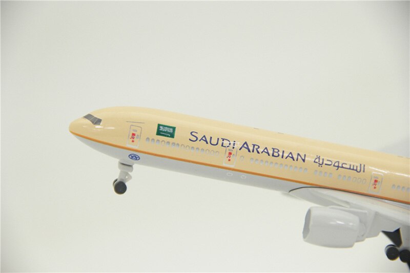 Boeing B777-300 model 19CM 1:400SAUDI ARABIAN AIRLINES with plastic base alloy aircraft plane display static model collectible Boeing B777-300 model 19CM 1:400SAUDI ARABIAN AIRLINES with plastic base alloy aircraft plane display static model collectible
