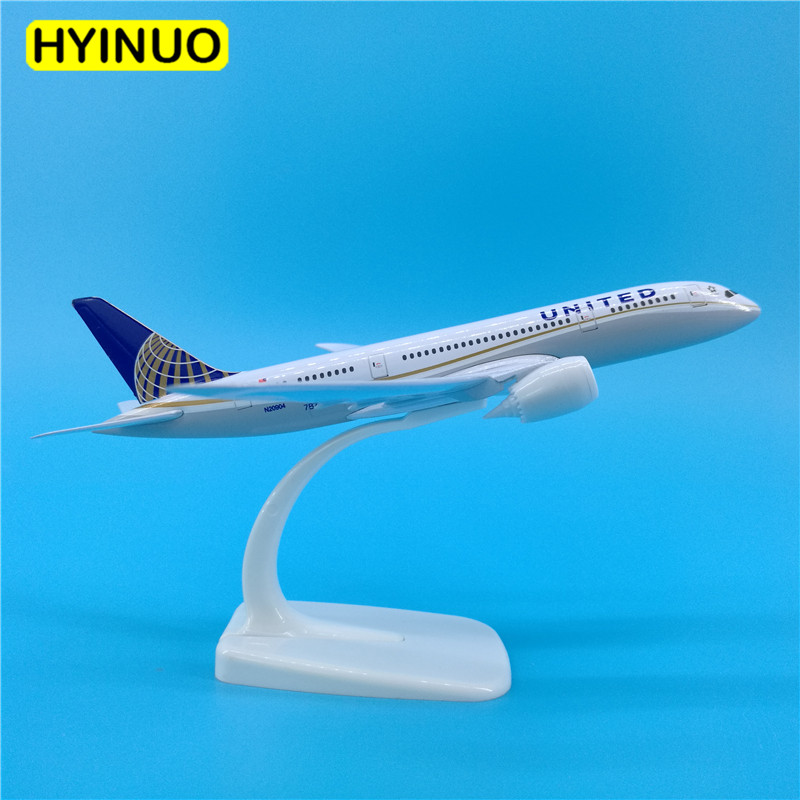 20cm Alloy Aircraft 1/400 Scale Boeing787 United airlines airplane model aircraft W base diecast plastic plane toy gifts for kid
